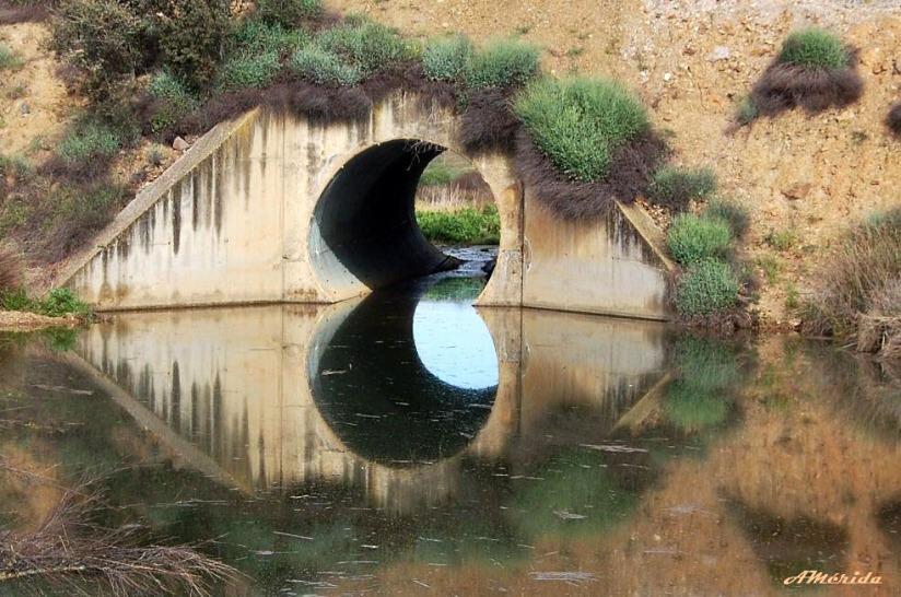 Puente sobre el arroyo Tamujar en la carretera CR-415 de Almadén-Saceruela