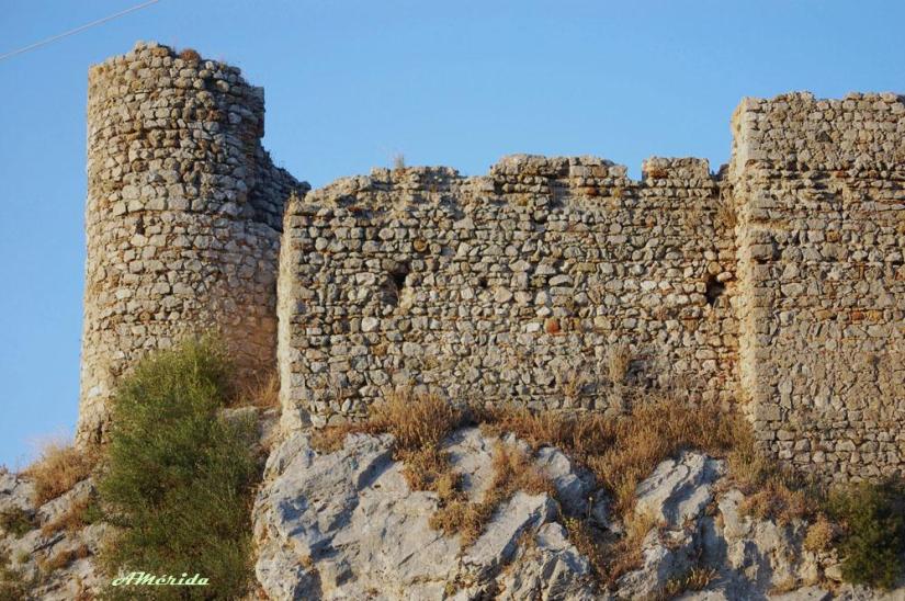 Castillo de Carcabuey, muralla