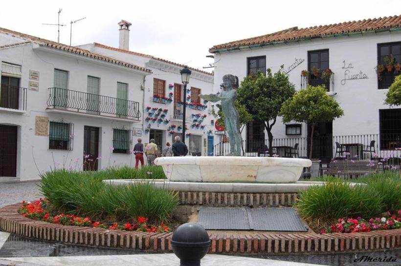 Fuente y escultura de la Niña, plaza de España